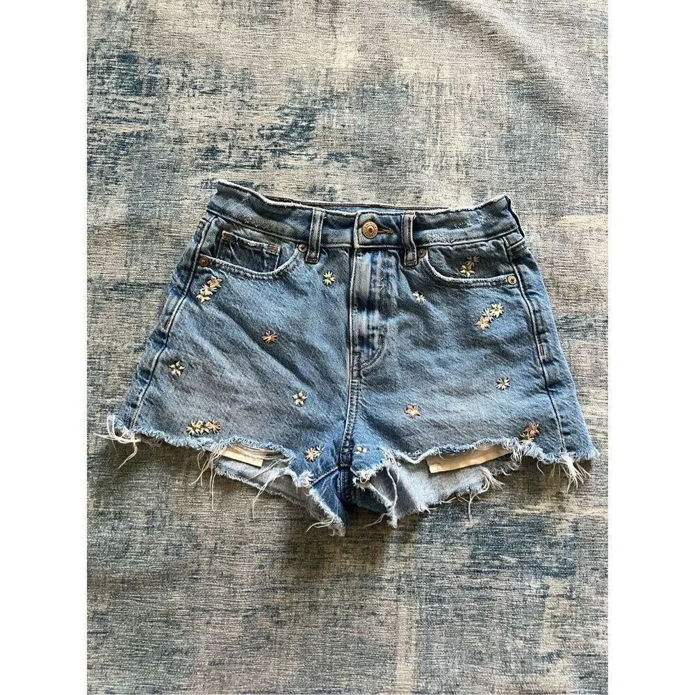 American Eagle Distressed Floral Embroidered High Rise Denim Mom Shorts Size 00